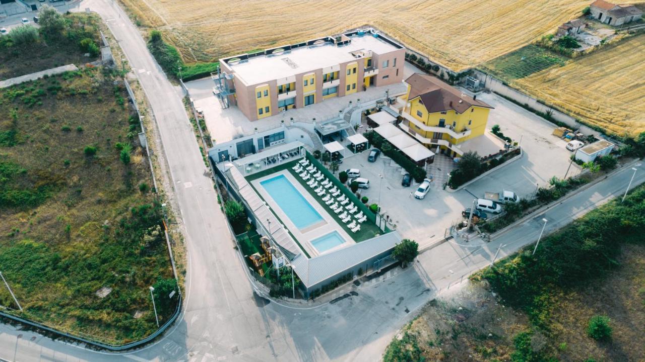 Hotel La Tavernetta Καμπομπάσο Εξωτερικό φωτογραφία